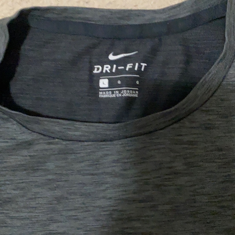 Nike dri- fit Large Men’s